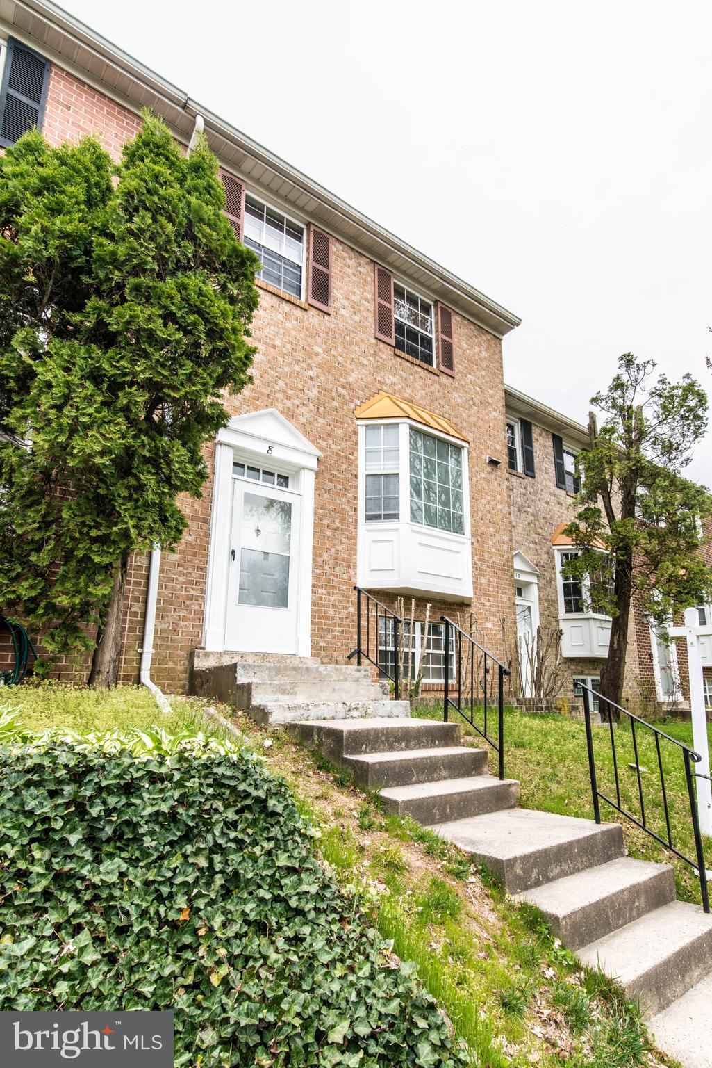 8 Travis Court Gaithersburg, MD 20879 - Photo 4 of 36 Front