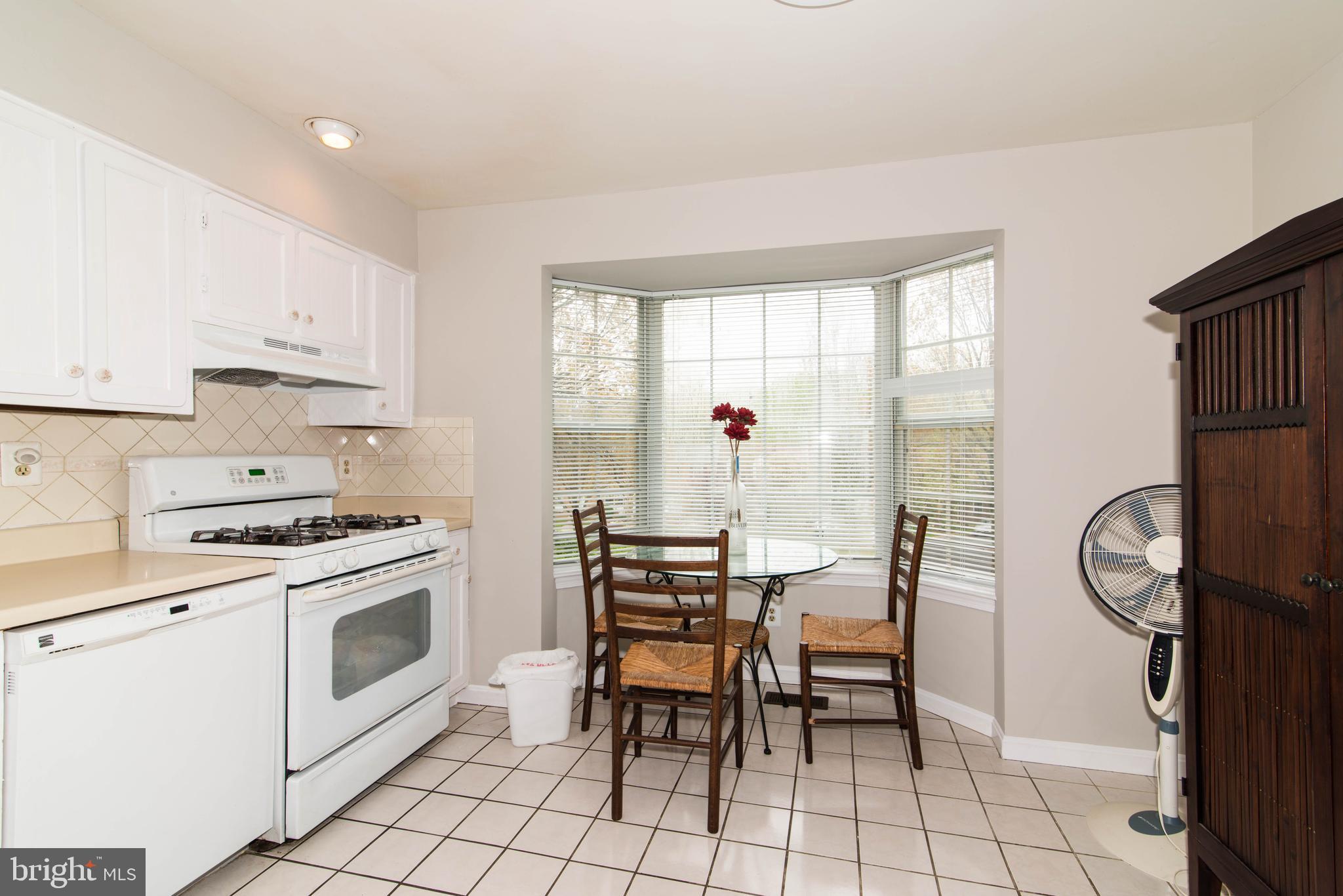 8 Travis Court Gaithersburg, MD 20879 - Photo 7 of 36 Kitchen