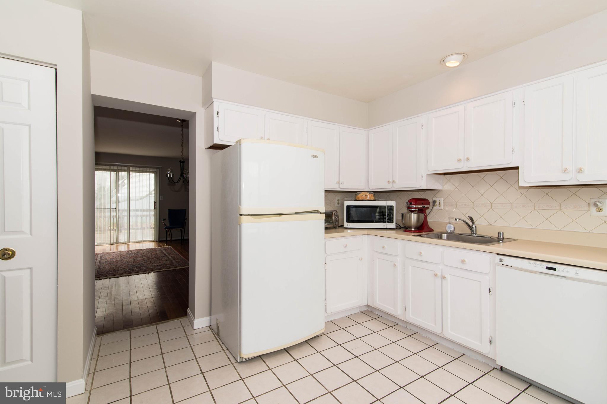 8 Travis Court Gaithersburg, MD 20879 - Photo 8 of 36 Kitchen
