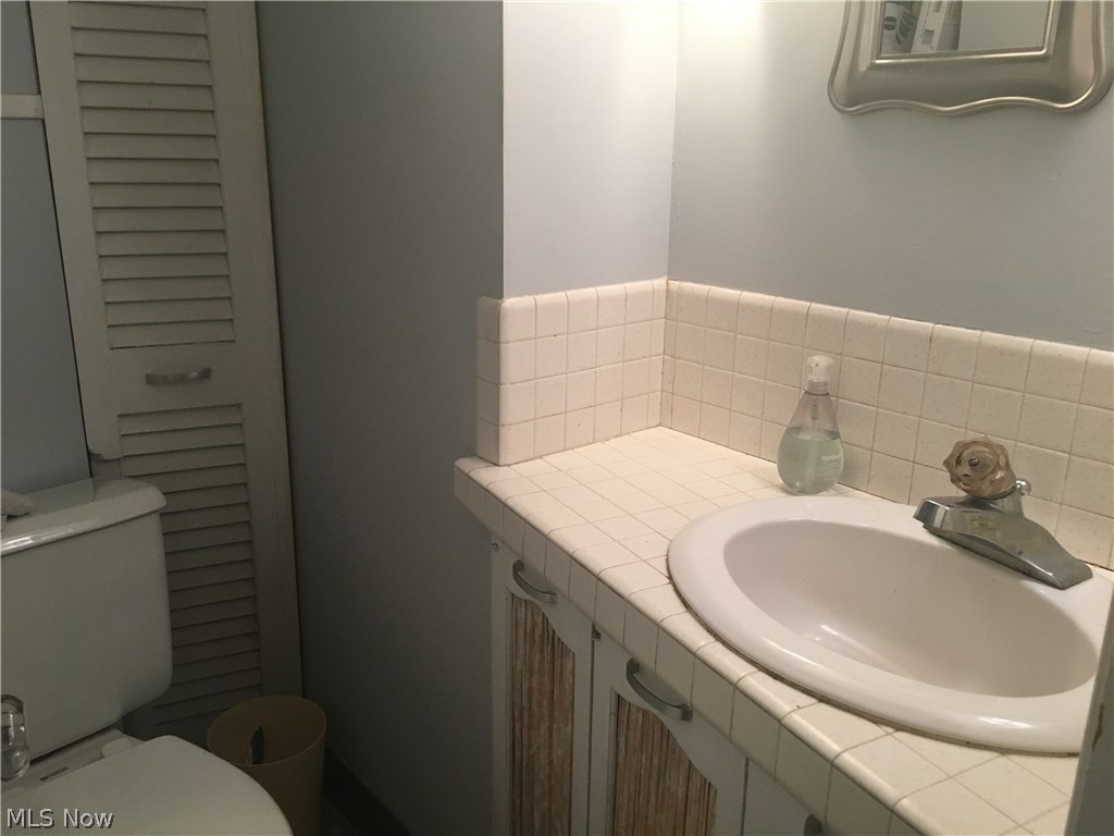 2562 Princeton Road Cleveland, OH 44118 - Photo 26 of 32
