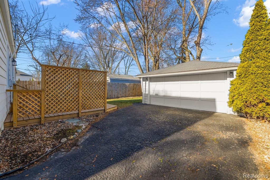 3328 Chester Road Royal Oak, MI 48073 - Photo 38 of 42