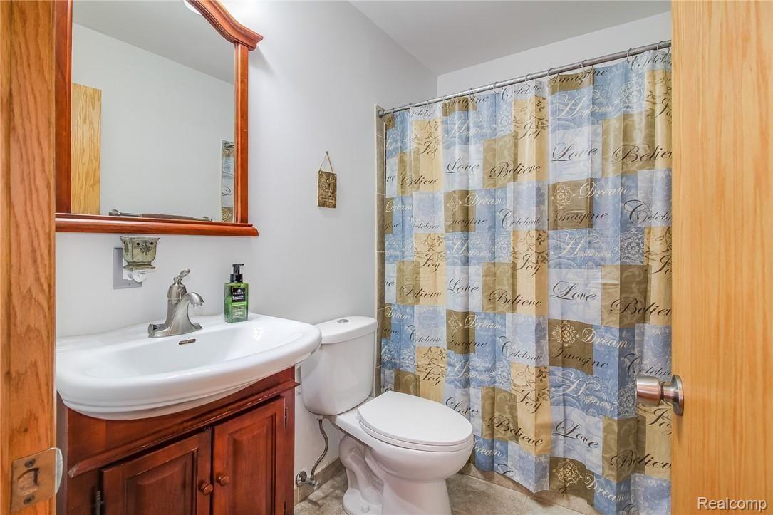 3138 West Rattalee Lake Road Holly, MI 48442 - Photo 16 of 25 Full bath 2