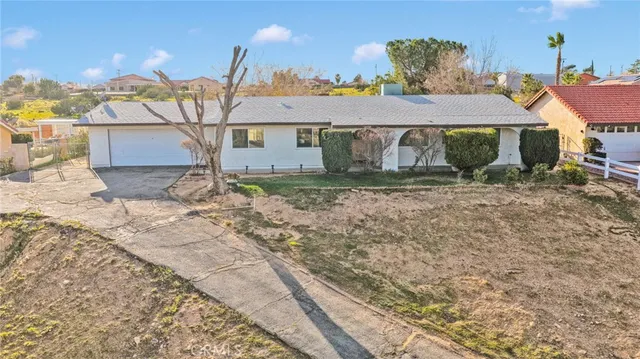 $425,000 | 7946 Gaylop Avenue, Hesperia, CA 92345