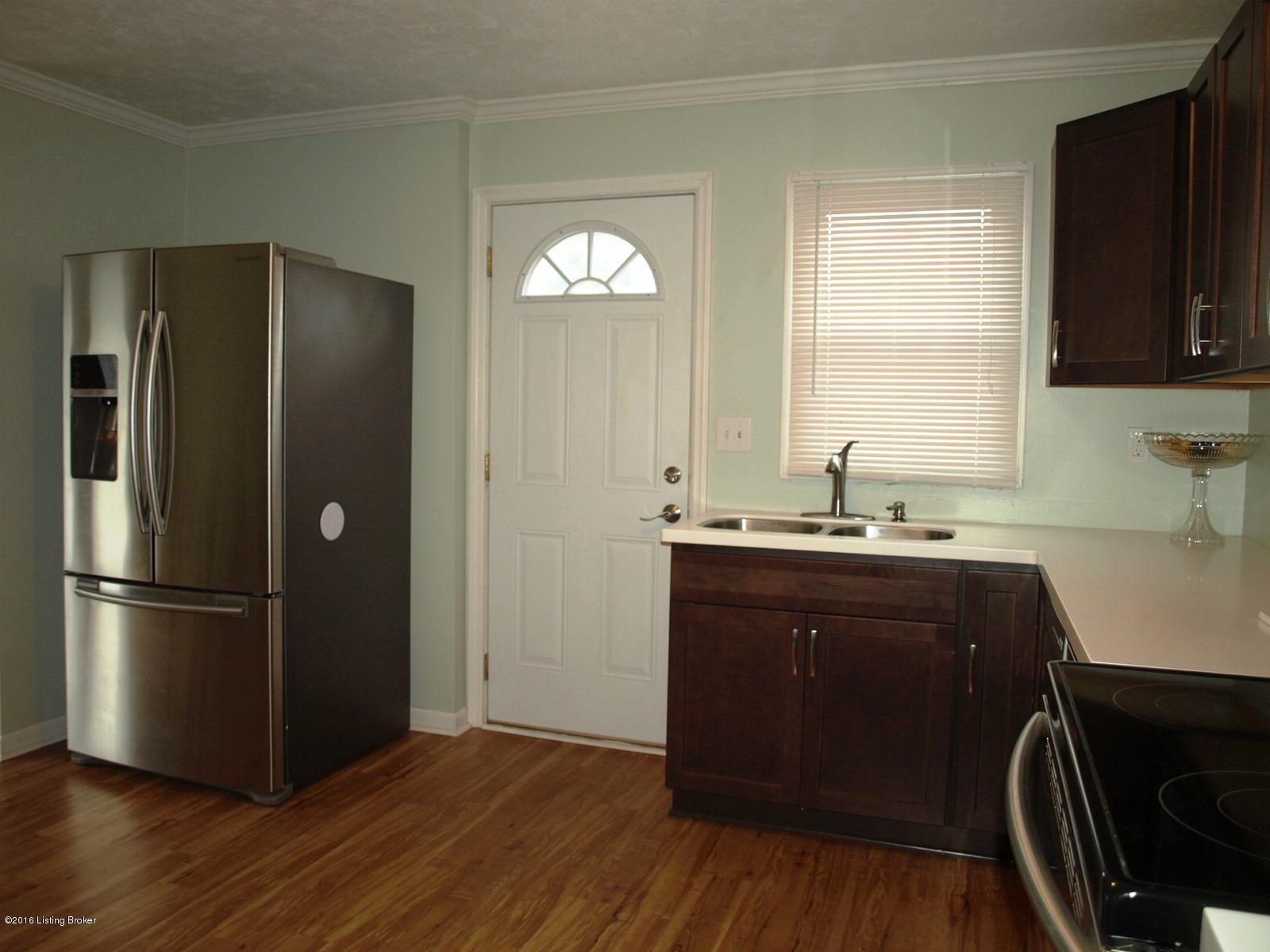 6815 Barbrook Road Louisville, KY 40258 - Photo 23 of 35 P7060414