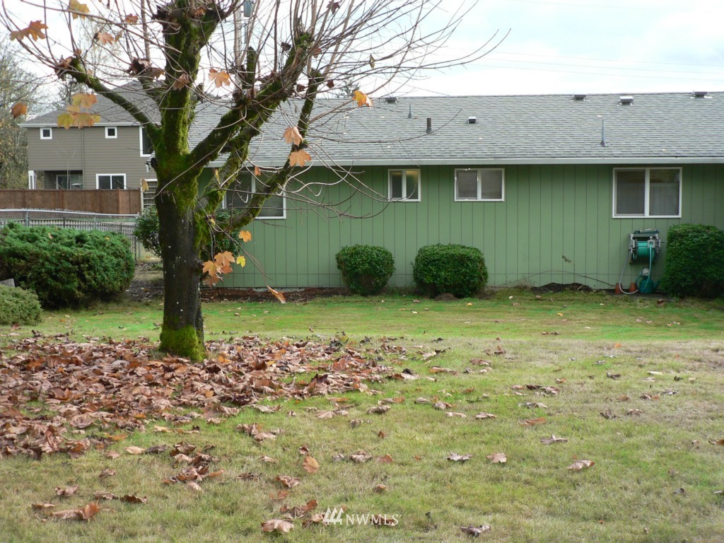 16046 Southeast 136th Street Renton, WA 98059 - Photo 3 of 15