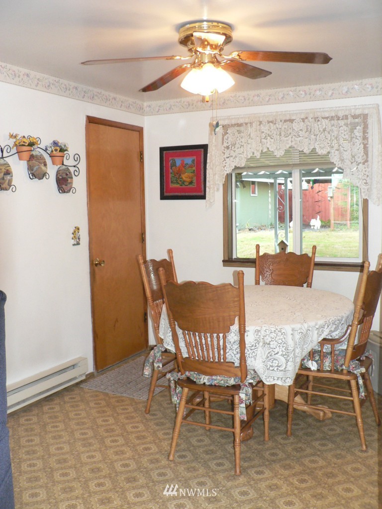 16046 Southeast 136th Street Renton, WA 98059 - Photo 5 of 15