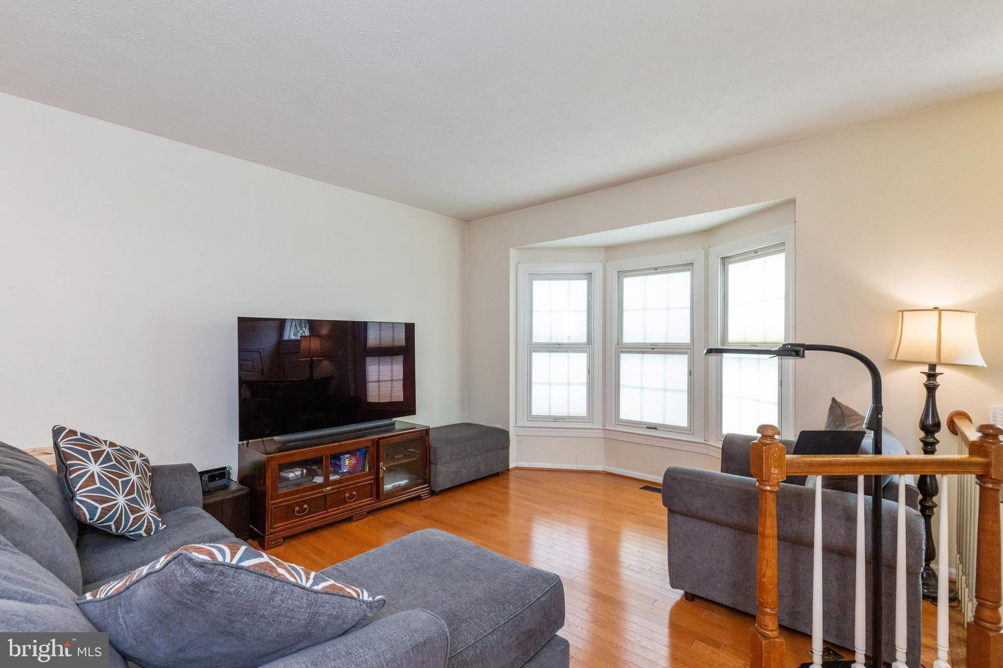 14075 Winding Ridge Lane Centreville, VA 20121 - Photo 14 of 47 Living Room