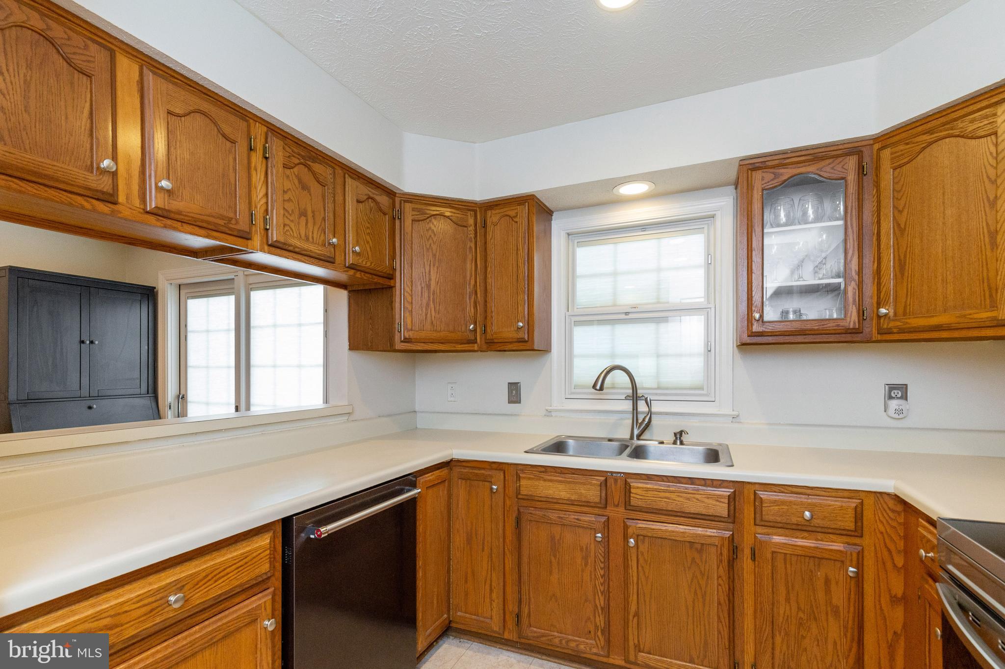 14075 Winding Ridge Lane Centreville, VA 20121 - Photo 22 of 47 Kitchen