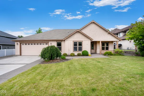 $690,000 | 3571 Southwest 36th Place, Redmond, OR 97756