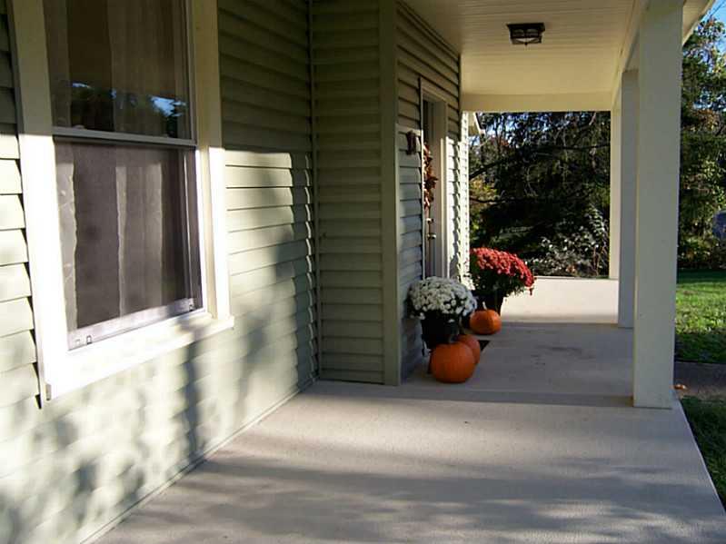3 Temple Road Aliquippa, PA 15001 - Photo 16 of 22 Patio/Deck.