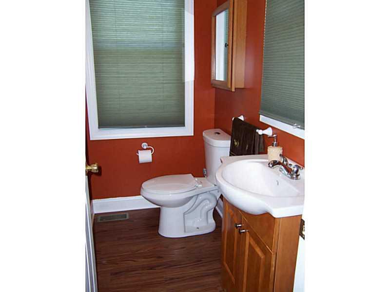 3 Temple Road Aliquippa, PA 15001 - Photo 6 of 22 Full Bath.