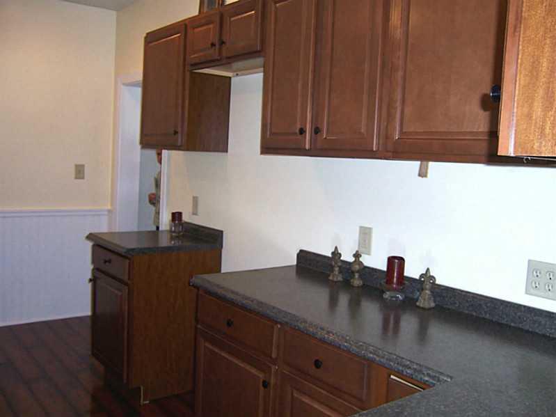 3 Temple Road Aliquippa, PA 15001 - Photo 8 of 22 Kitchen.
