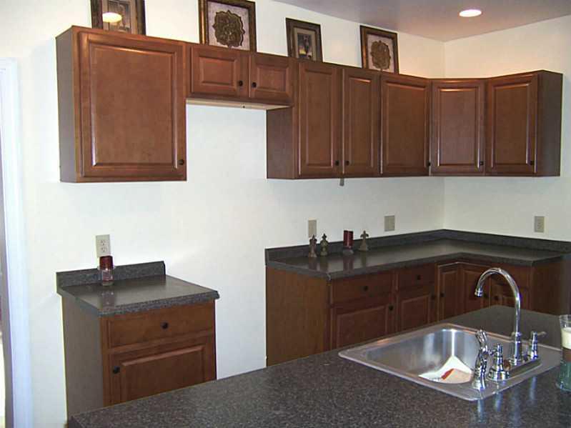 3 Temple Road Aliquippa, PA 15001 - Photo 9 of 22 Kitchen.