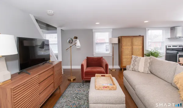 $2,450 | 421 Main Street, Ridgefield, CT 06877