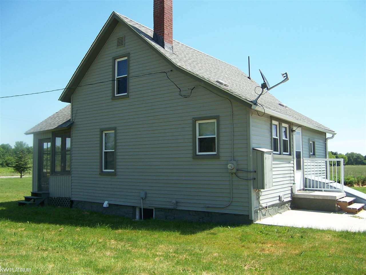 8477 Bryce Road Avoca, MI 48006 - Photo 3 of 6 50015950-2.JPG