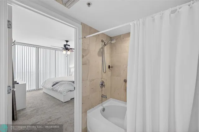 a view of utility room