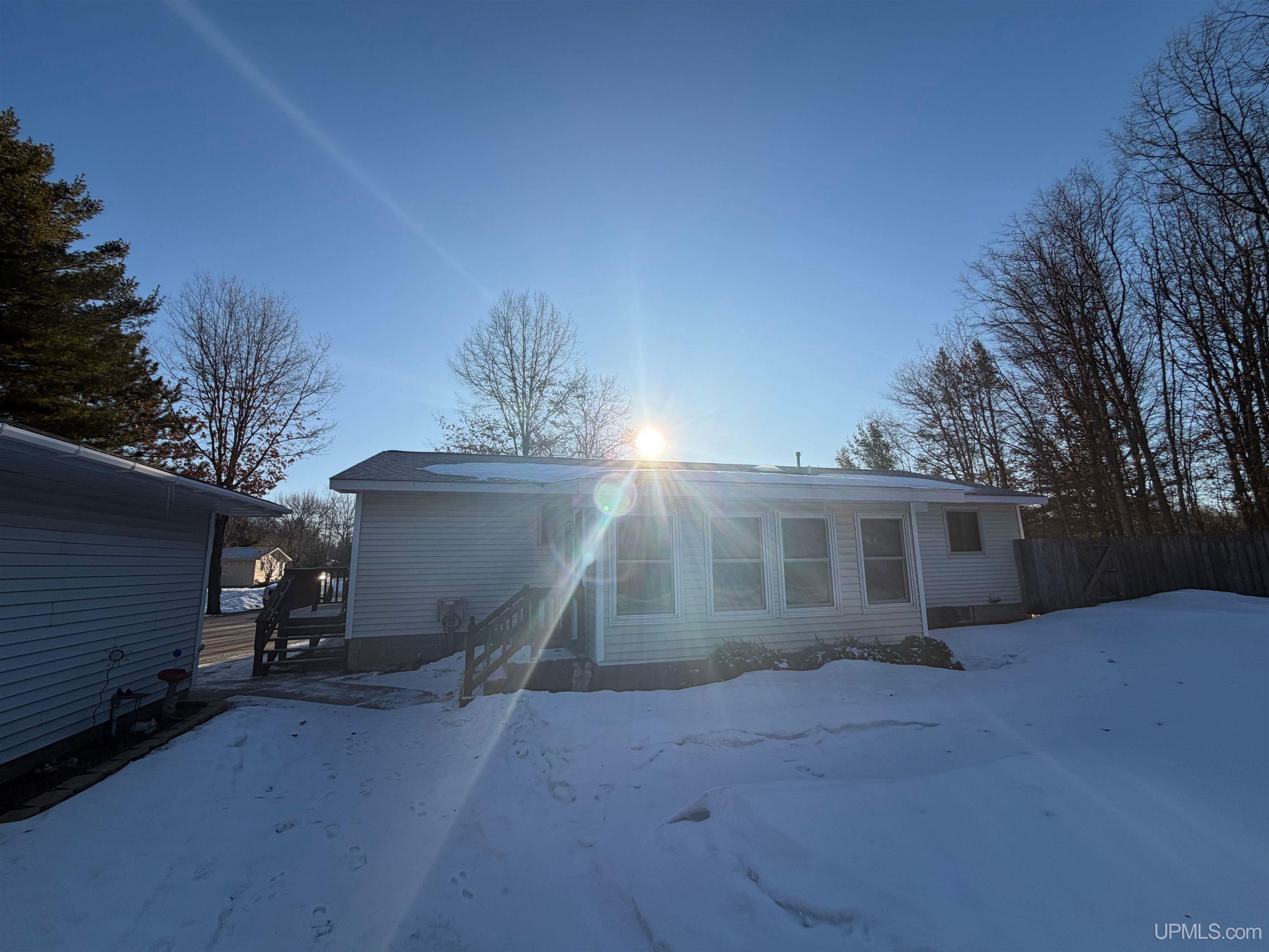 8317 Venture P 2 Gladstone, MI 49837 - Photo 9 of 30
