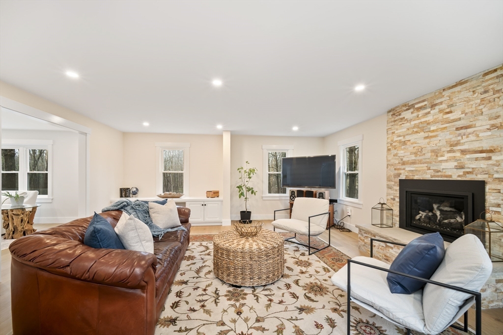 53 Grogan Path Marlborough, MA 01752 - Photo 16 of 40