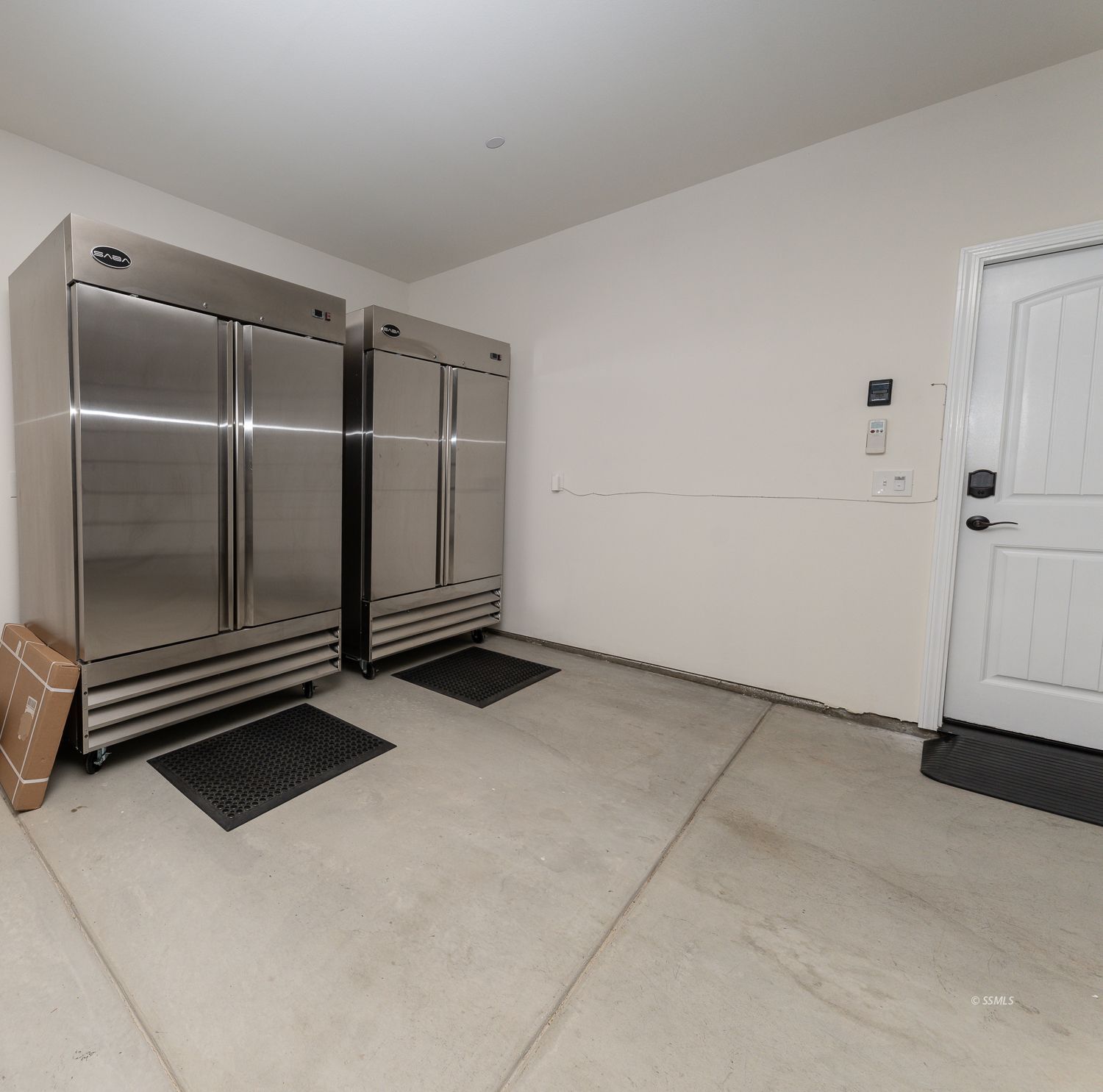 133 Rancho Del Cerro Ridgecrest, CA 93555 - Photo 21 of 50 a view of an empty room