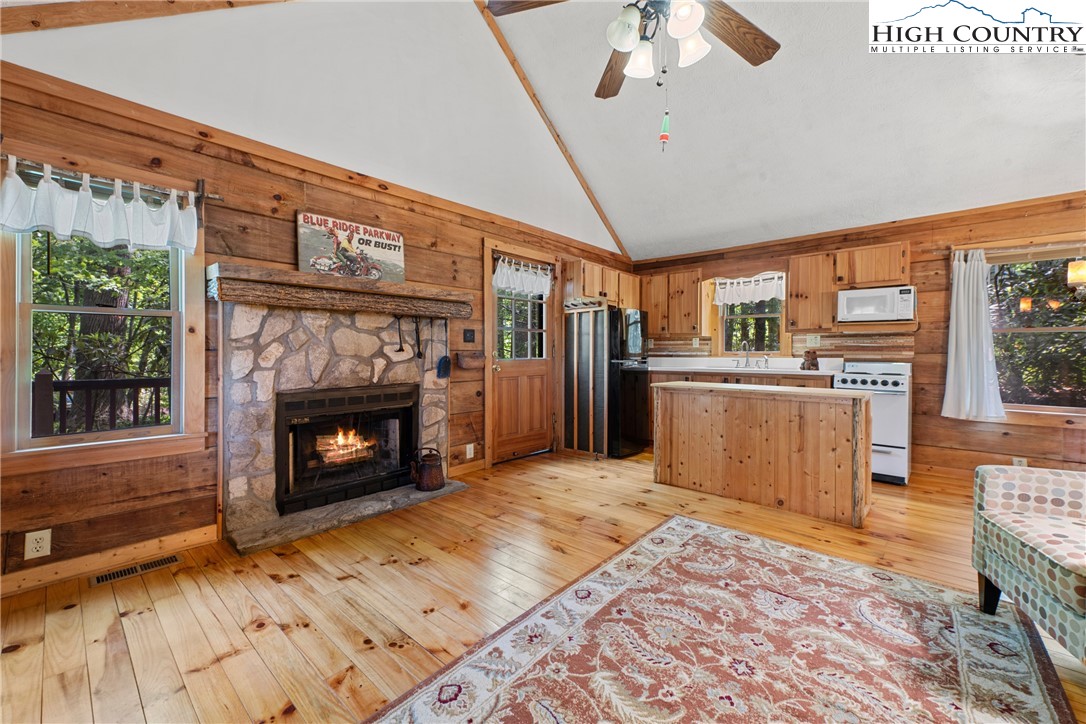 348 Laurelwood Lane Boone, NC 28607 - Photo 7 of 28