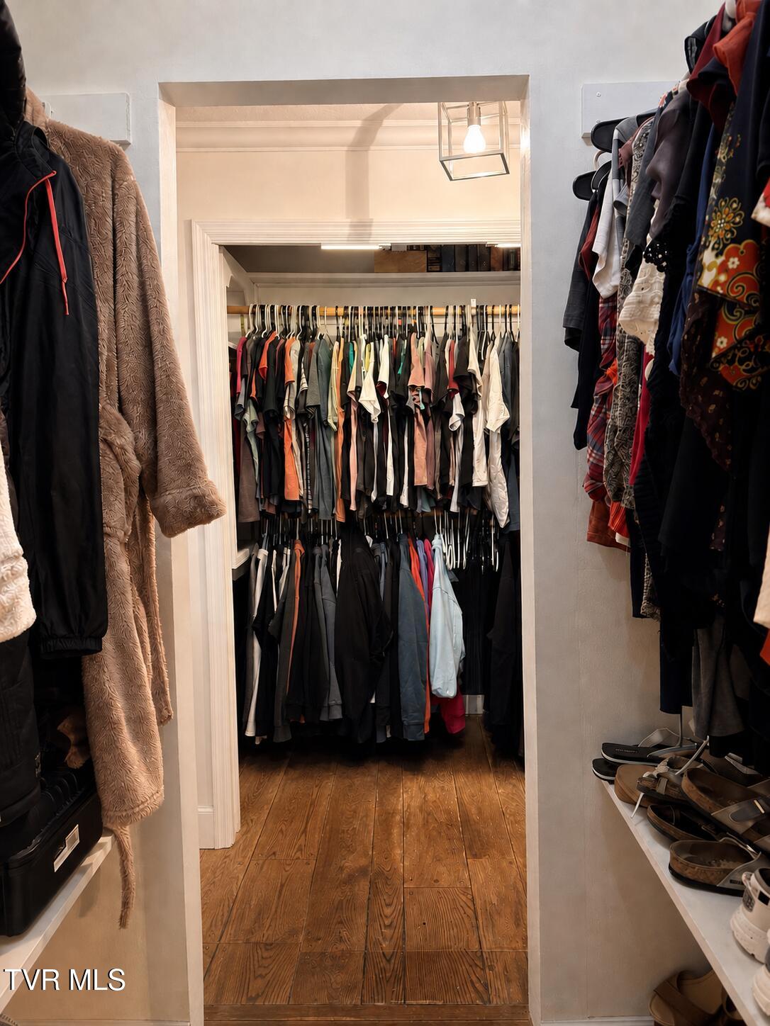 4417 Stagecoach Road Kingsport, TN 37664 - Photo 46 of 54 Primary Closet