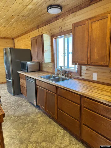 $225,000 | 2207 5th Street, Hanna, WY 82327
