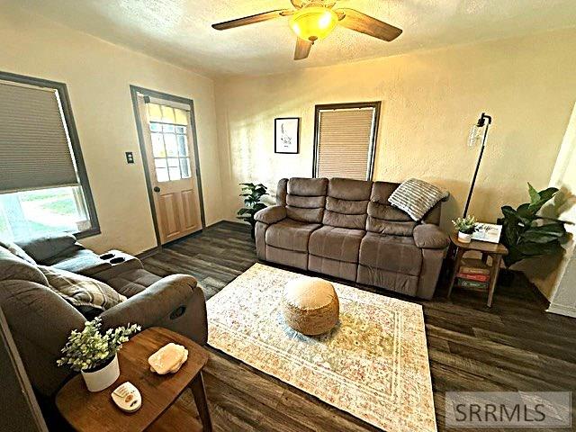 329 North Bridge Street St. Anthony, ID 83445 - Photo 2 of 16 Welcoming living area