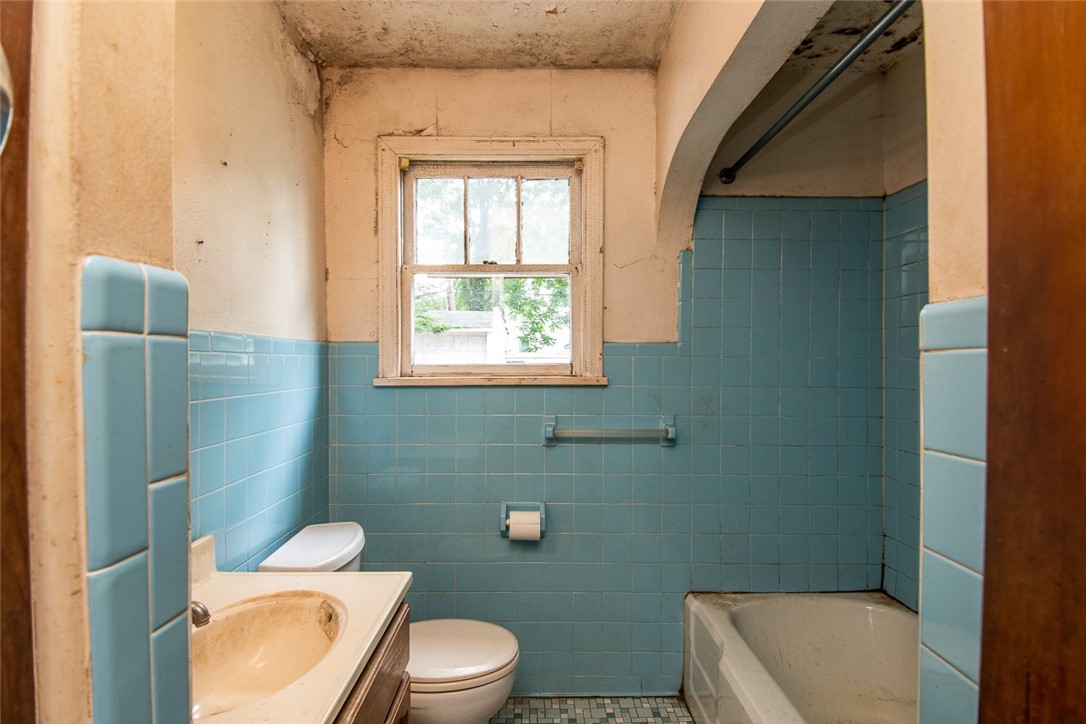 67 Redwood Road Rochester, NY 14615 - Photo 17 of 31