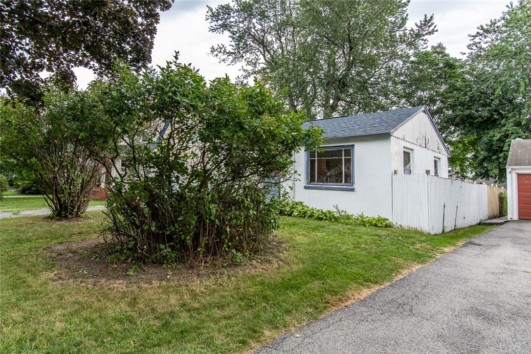 67 Redwood Road Rochester, NY 14615 - Photo 3 of 31