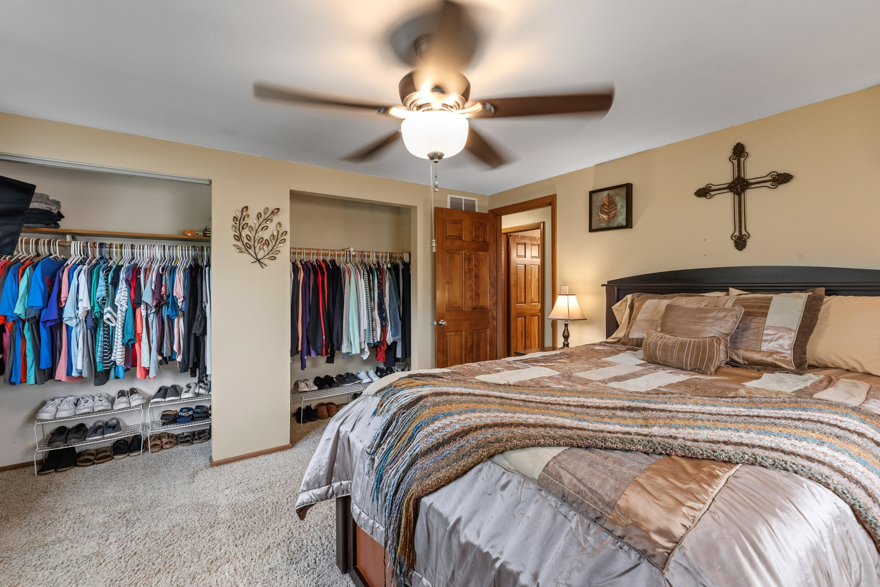 5922 Sycamore Street Greendale, WI 53129 - Photo 21 of 39 Dual Closets