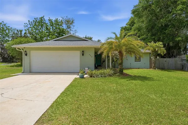 $360,000 | 923 Park Drive, Tavares, FL 32778