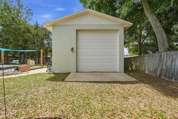 $360,000 | 923 Park Drive, Tavares, FL 32778