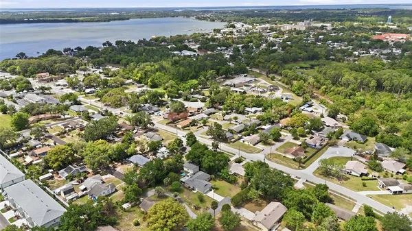 $360,000 | 923 Park Drive, Tavares, FL 32778