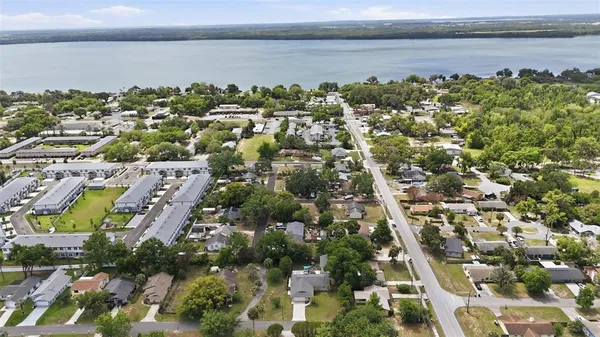 $360,000 | 923 Park Drive, Tavares, FL 32778