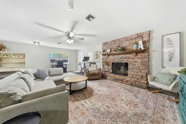 $360,000 | 923 Park Drive, Tavares, FL 32778