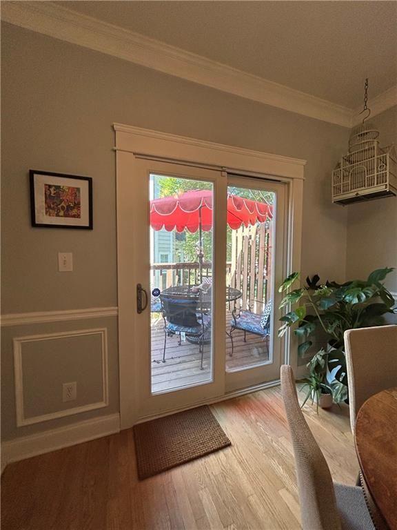 1580 Commerce Drive, Unit B1 Decatur, GA 30030 - Photo 5 of 19 a room with furniture and a potted plant