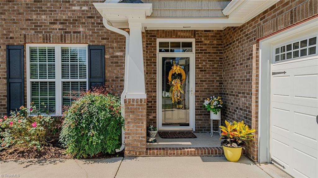 605 Compton Court Graham, NC 27253 - Photo 1 of 46 Gallery Image 1