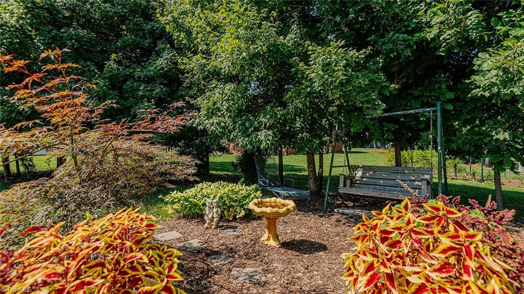605 Compton Court Graham, NC 27253 - Photo 35 of 46 Gallery Image 35