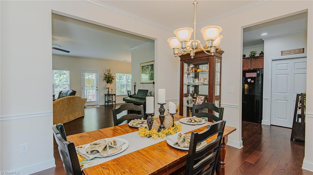 605 Compton Court Graham, NC 27253 - Photo 4 of 46 Gallery Image 4