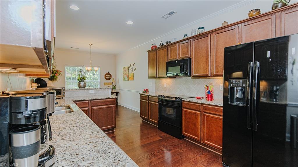 605 Compton Court Graham, NC 27253 - Photo 7 of 46 Gallery Image 7