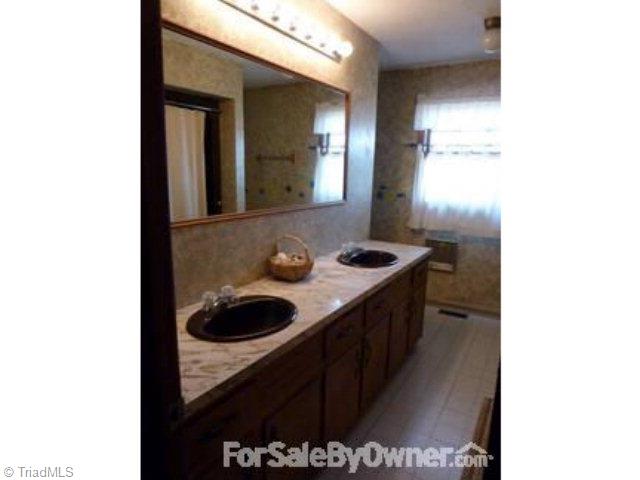 4001 Bethel Road Jonesville, NC 28642 - Photo 5 of 6 Gallery Image 5