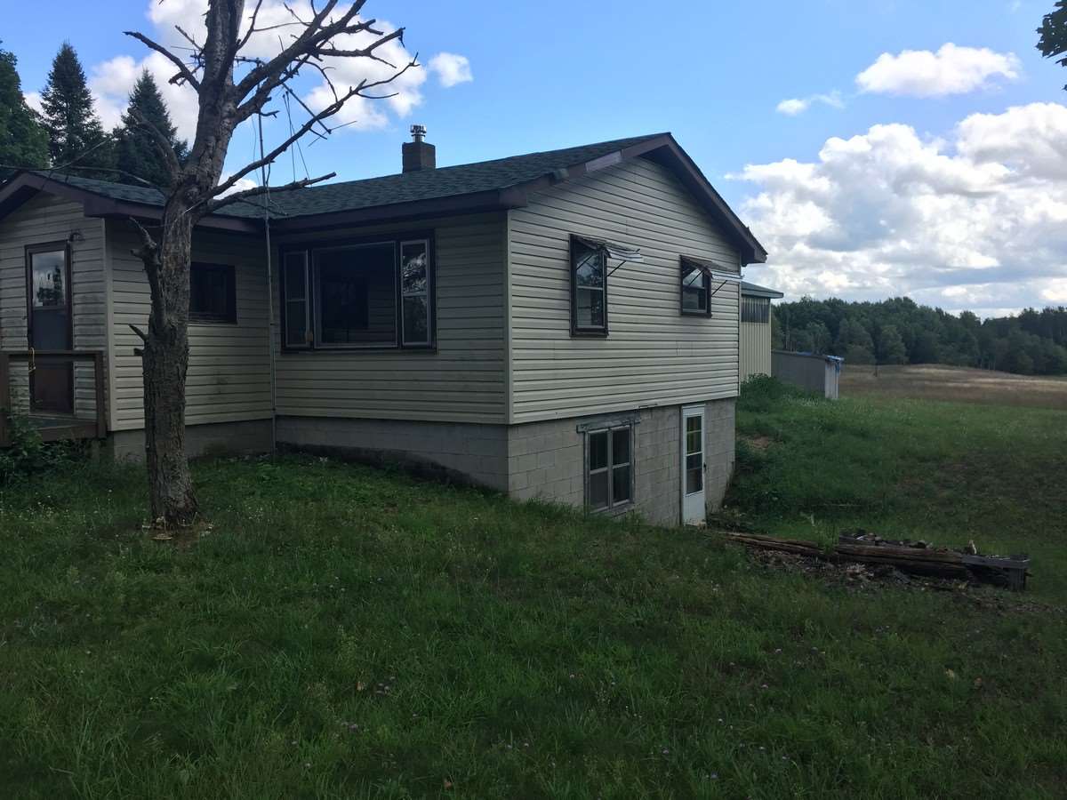 3151 West 4 Road Buckley, MI 49620 - Photo 3 of 23 1838825-2.JPG