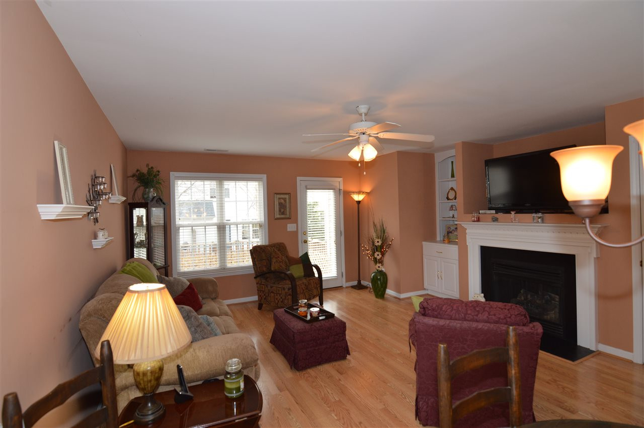 2409 Pumpkin Ridge Way Raleigh, NC 27604 - Photo 8 of 18 Living Room