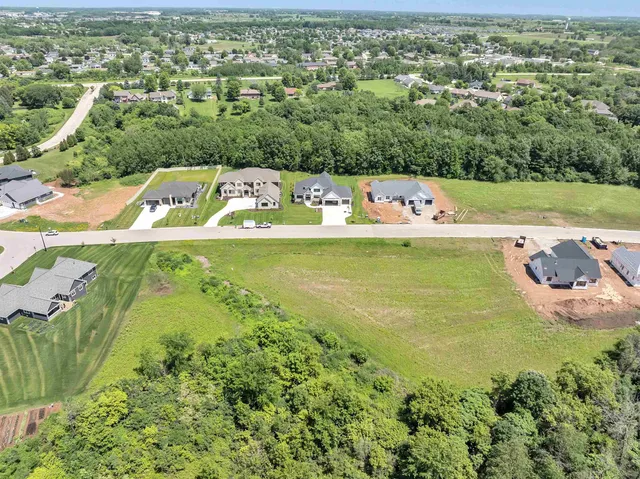 $111,000 | 2940 Creekwood Drive, Unit 87, Green Bay, WI 54311