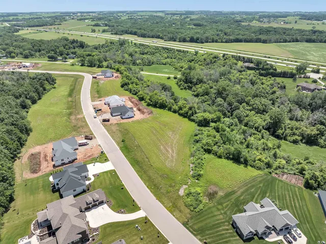 $111,000 | 2940 Creekwood Drive, Unit 87, Green Bay, WI 54311