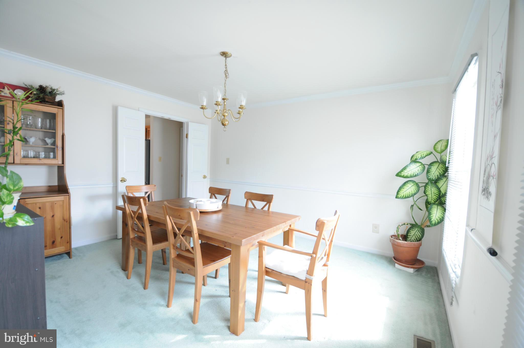 18909 Falling Star Road Germantown, MD 20874 - Photo 8 of 28 Dining Room