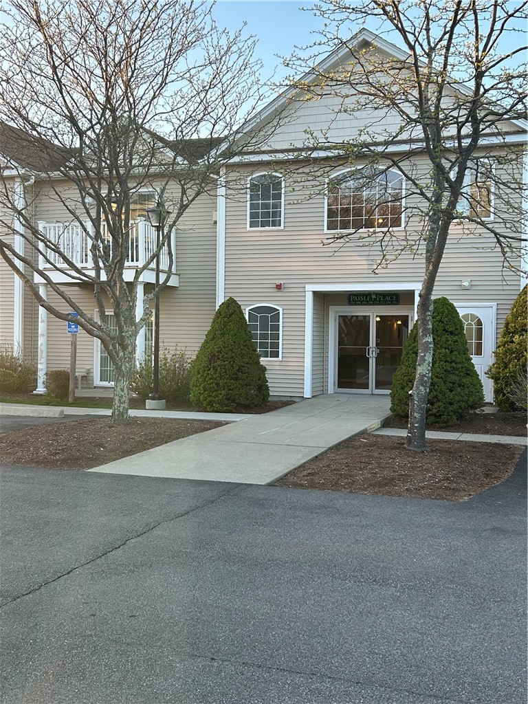 2 Gray Coach Lane, Unit 202 Cranston, RI 02921 - Photo 2 of 23