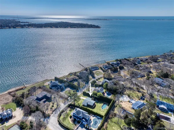 $1,195,000 | 8 Romana Drive, Hampton Bays, NY 11946