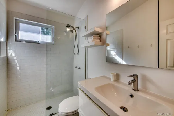 $1,195,000 | 8 Romana Drive, Hampton Bays, NY 11946