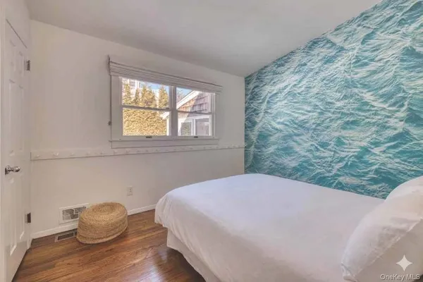 $1,195,000 | 8 Romana Drive, Hampton Bays, NY 11946